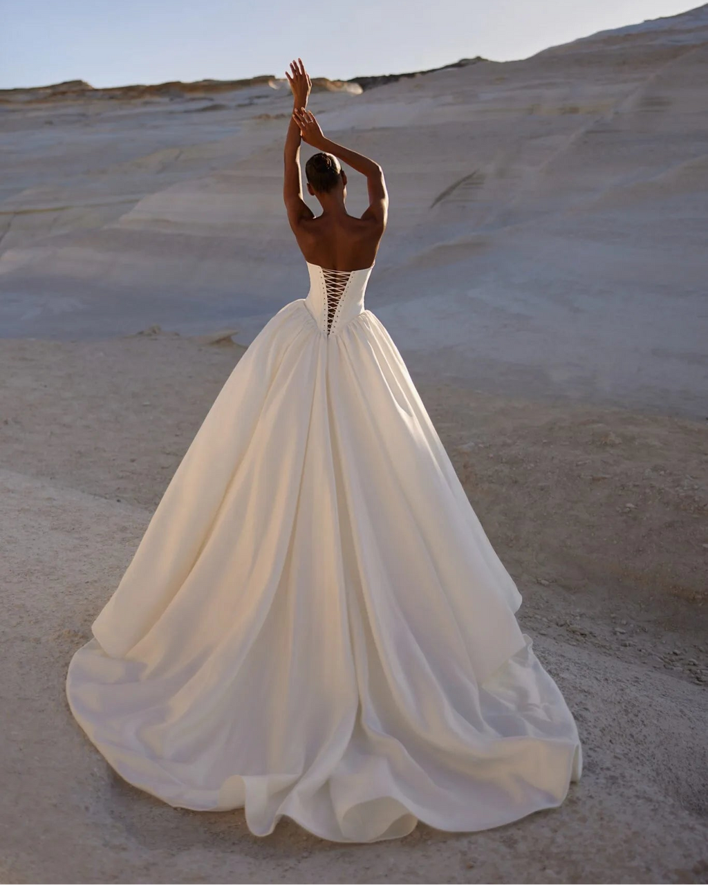 Eva Lendel – Este | Luxurious Satin Ballgown with Chic Scoop Neckline, Size 14