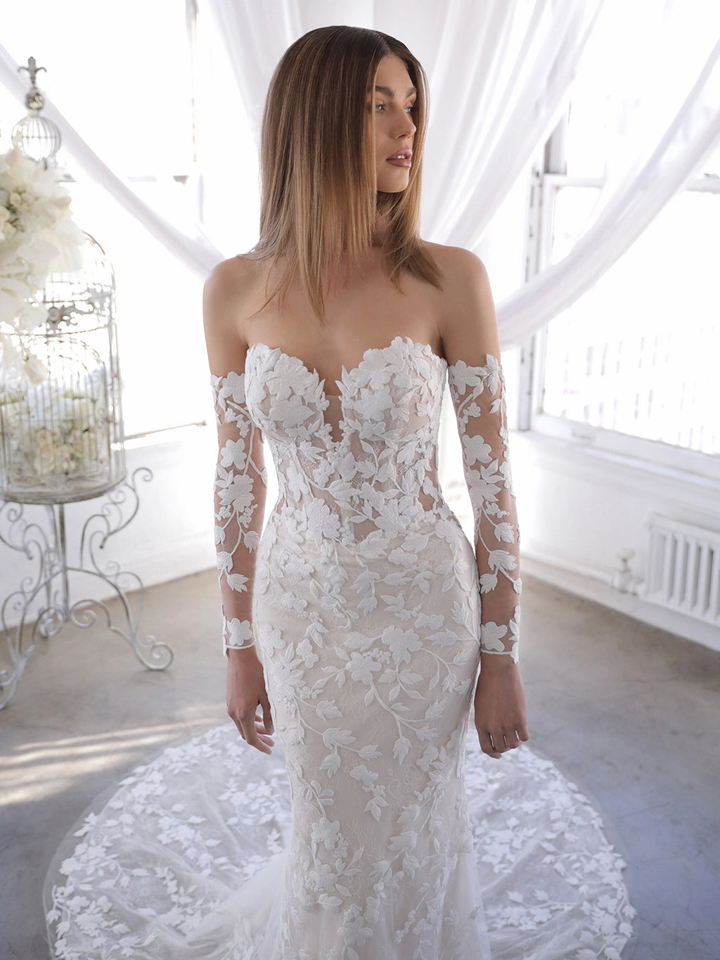 Blue by Enzoani - Orrie | Embroidered Floral Lace Fit-and-Flare Gown with Plunging Sweetheart Neckline and Removable Sleeves, Size 10
