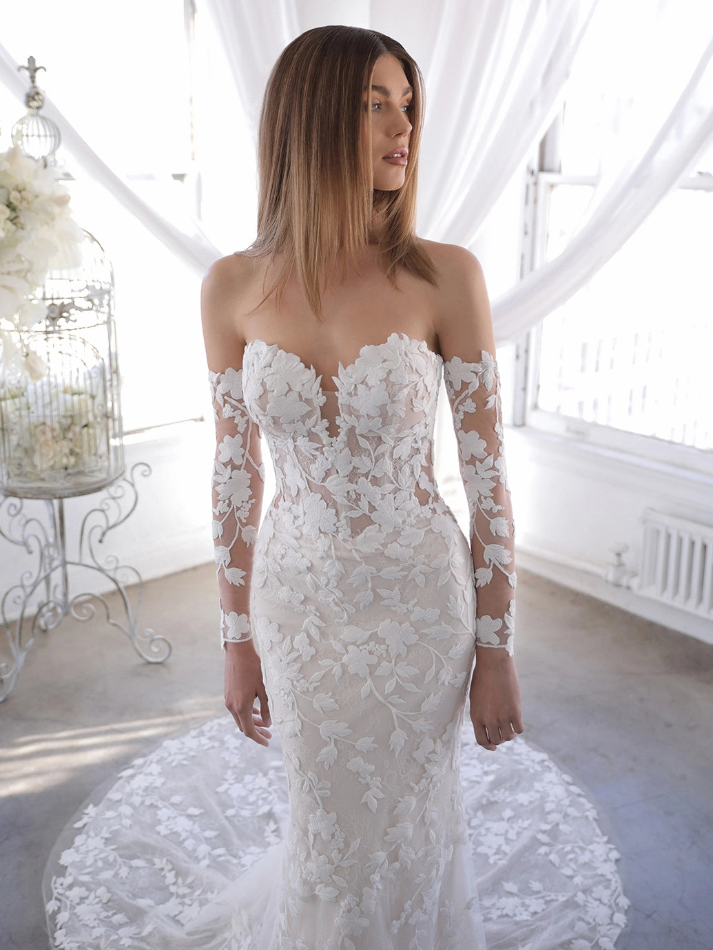 Blue by Enzoani - Orrie | Embroidered Floral Lace Fit-and-Flare Gown with Plunging Sweetheart Neckline and Removable Sleeves, Size 10