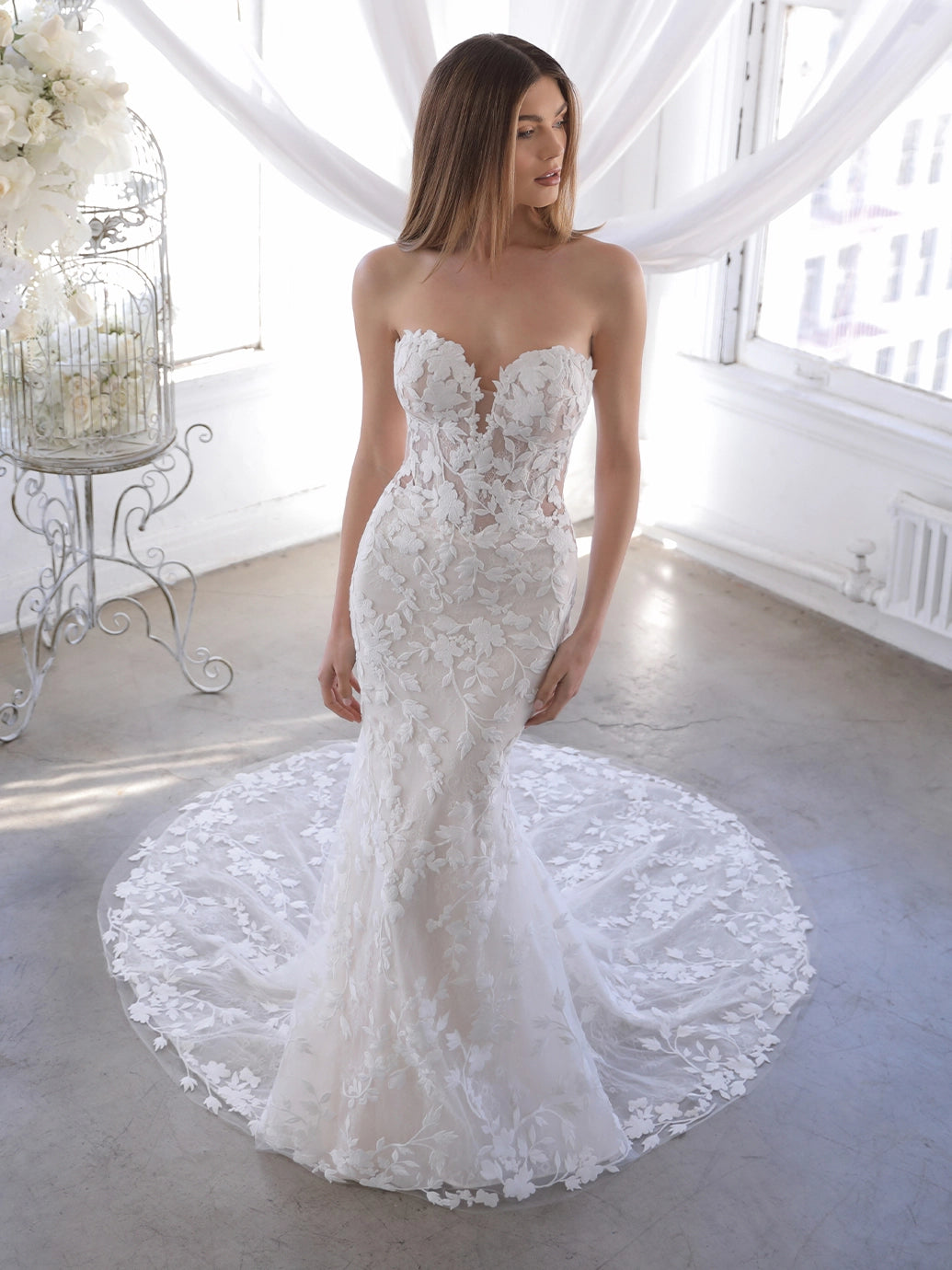 Blue by Enzoani - Orrie | Embroidered Floral Lace Fit-and-Flare Gown with Plunging Sweetheart Neckline and Removable Sleeves, Size 10